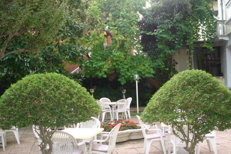 Hotel Byron Venedik-Lido Restoran fotoğraf